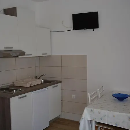 Apartmani Katica Kornic Exterior photo